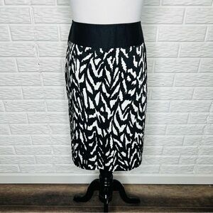 THE LIMITED Black White Pattern Pencil Skirt Size 8